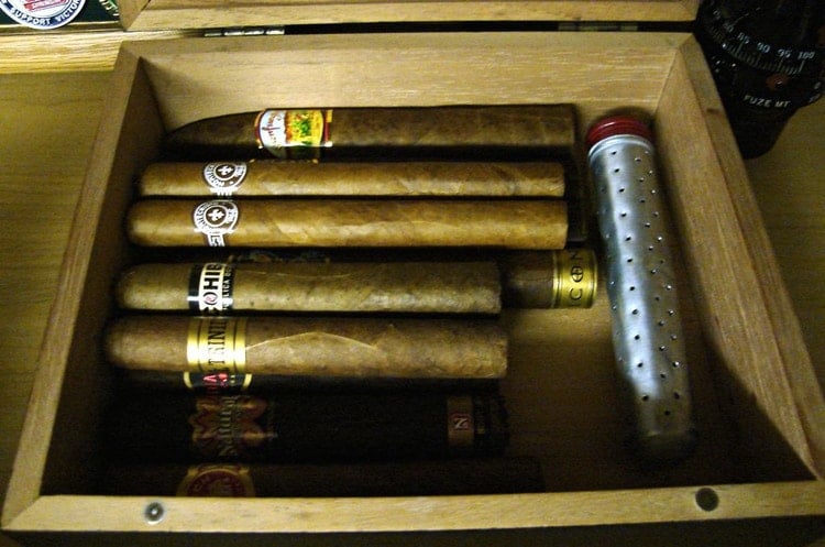 cigar tube humidifier
