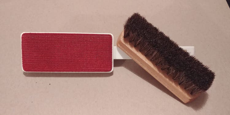 2 types of garment brush to remove smoke smell from your clothes