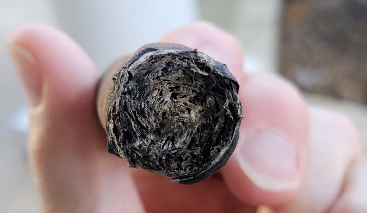 cigar advisor what causes a cigar to tunnel 4-14-23 tunneling cigar
