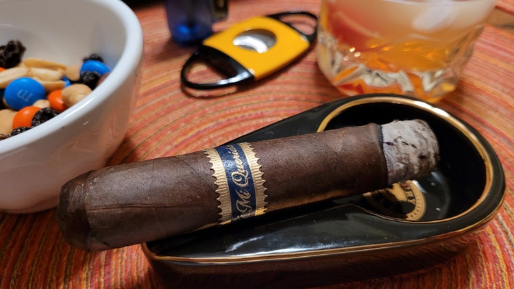 DT&T Saka Mi Querida cigar review by Gary Korb