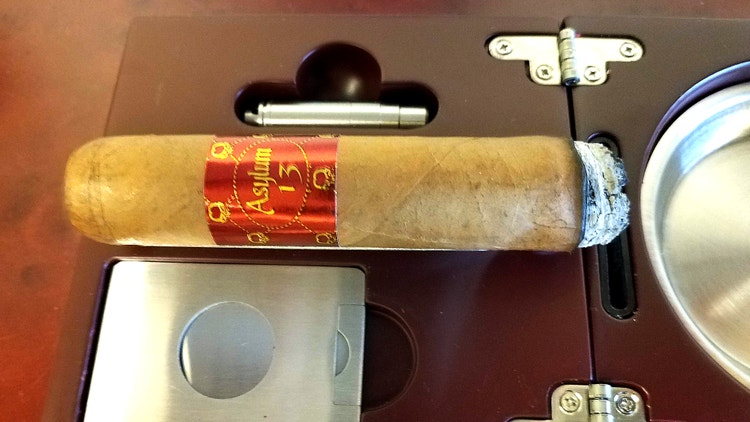 Asylum cigars guide Asylum 13 Connecticut Cigar Review by Gary Korb