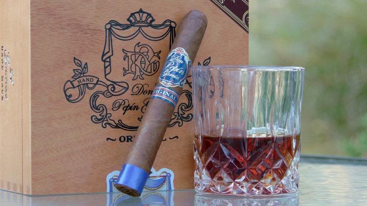 nowsmoking Don Pepin Garcia Blue cigar and cigar box