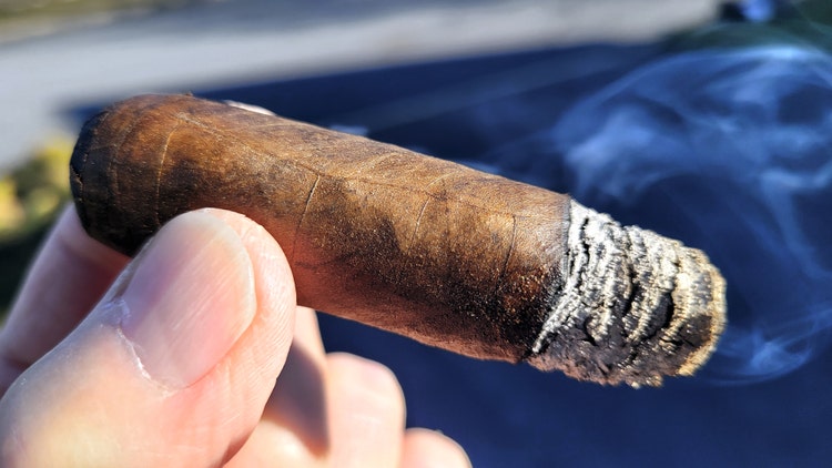 Montecristo 1935 Anniversary Toro cigar review Part 3