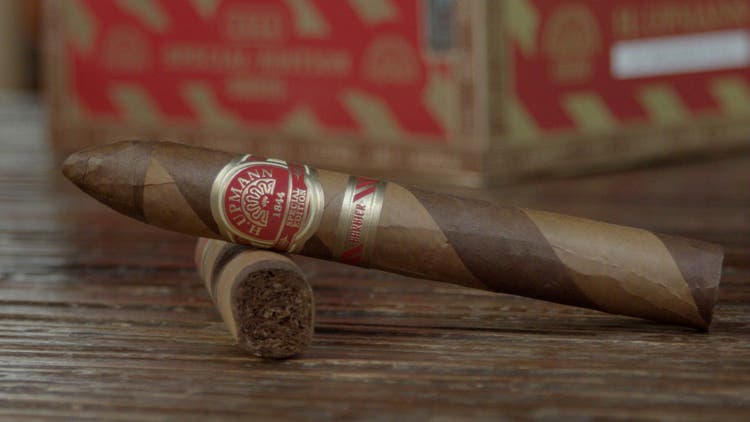 cigar advisor #nowsmoking cigar review h. upmann 1844 barbier - setup shot of the cigars with their box in the background