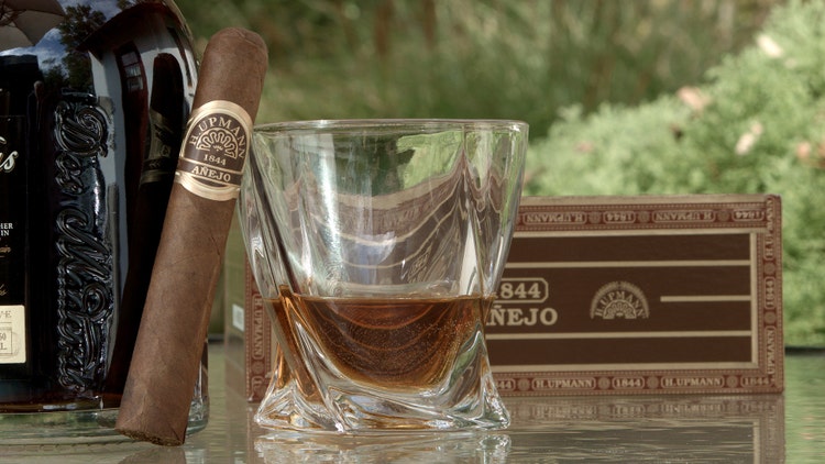 H Upmann 1844 Anejo cigar and drink pairing