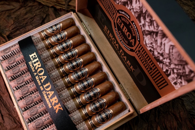 cigar advisor news – c.l.e. cigars taa exclusive eiroa dark 11/18 now shipping – release – open box
