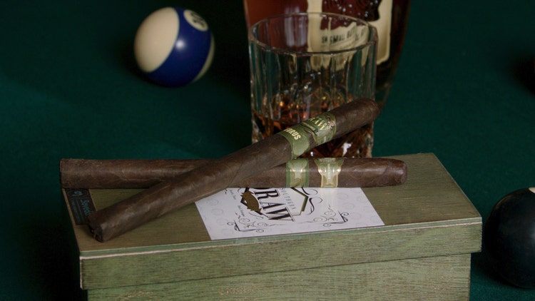 Southern Draw Cedrus Lancero cigar review by Gary Korb