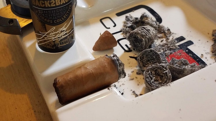 Davidoff Back2Back URNY Limited Edition 2019 cigar review - part 4