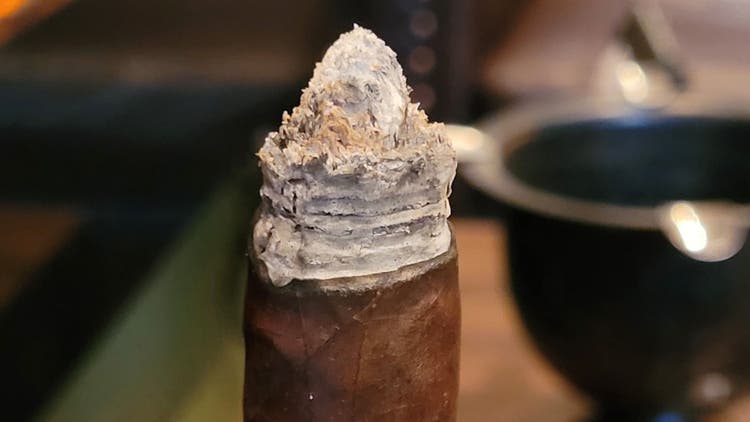 cigar advisor #nowsmoking cigar review sancho panza double maduro - ash closeup
