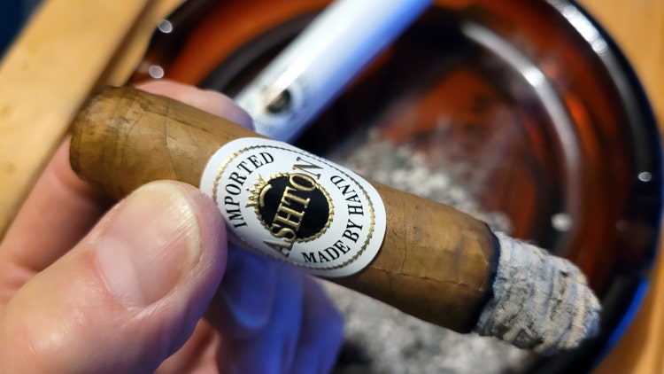 #nowsmoking Ashton Classic Monarch cigar review by Gary Korb