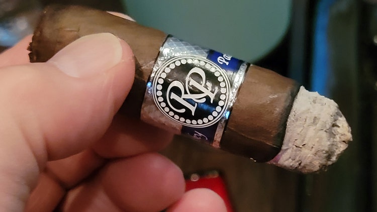 Rocky Patel Winter Collection Robusto cigar review part 2