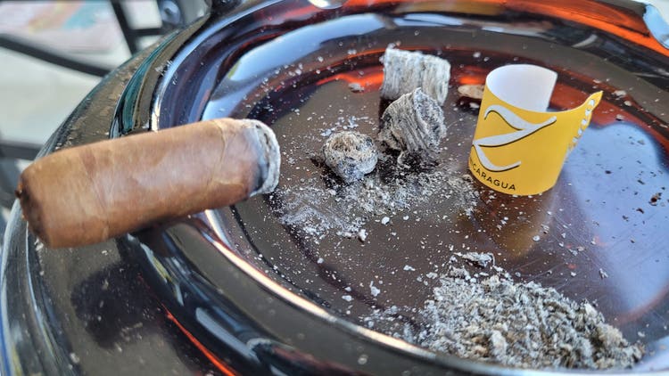 zino nicaragua toro #nowsmoking cigar review summary nub in ashtray