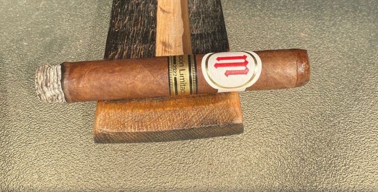 cigar advisor #nowsmoking cigar review crowned heads mil dias marranitos - part 1