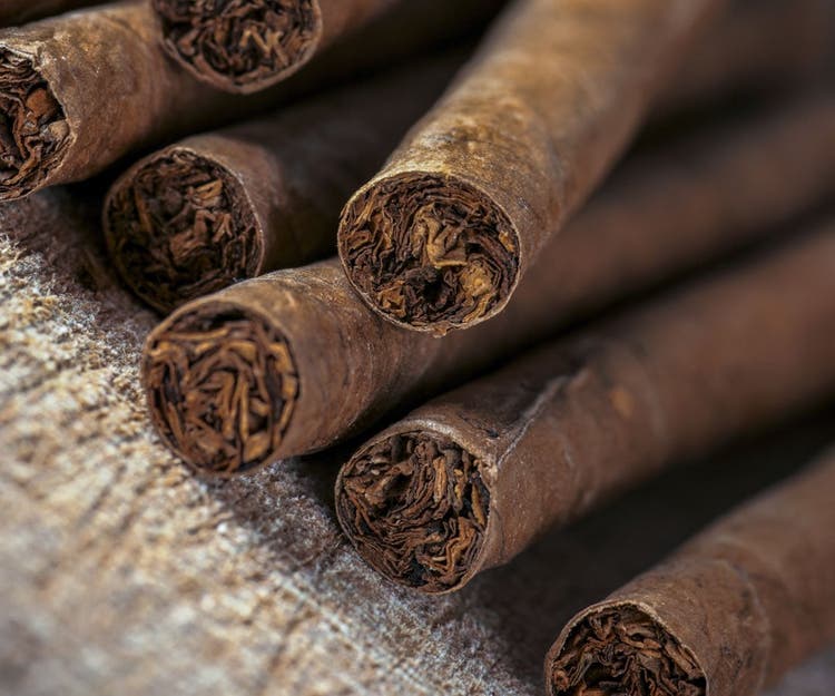 Cuban Cigar Guides