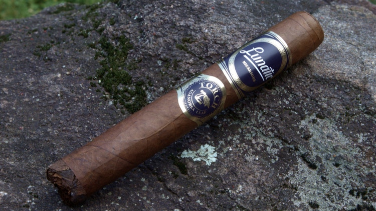 Aganorsa Leaf JFR Lunatic Torch cigar review Dreamlands 4 at Famous Smoke Shop