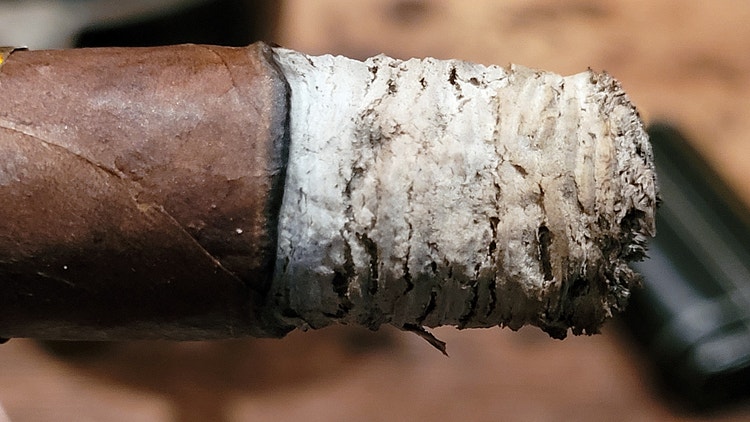 montecristo epic vintage 12 cigar review ash closeup