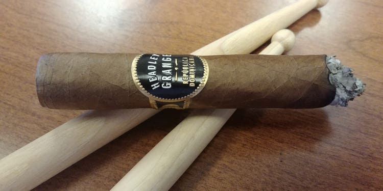 Crowned heads cigars guide crowned heads headley grange cigar review by John Pullo