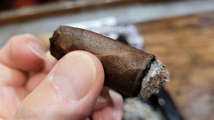 cigar advisor now smoking video cigar review sensei's sensational sarsaparilla nub final thoughts