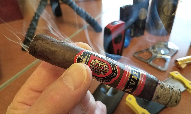 Crowned Heads Cigars Guide Crowned Heads Court Reserve XVIII cigar review by Gary Korb