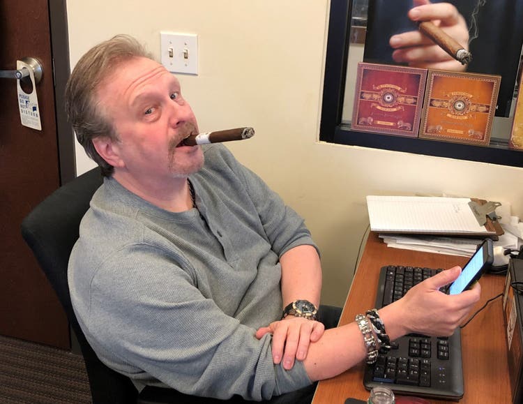 reader's choice top cigars for St. Patrick's Day 2019 Alec Bradley Black Market Filthy Hooligan cigars Tommy Zman at Famous Smoke Shop