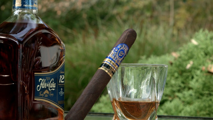 Perdomo Reserve 10th Anniversary Maduro Churchill cigar review - cigar and drink pairing