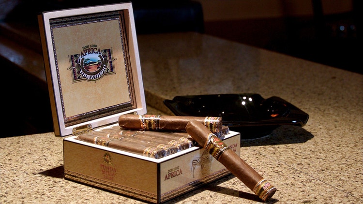 #nowsmoking Don Lino Africa cigar review closeup box shot