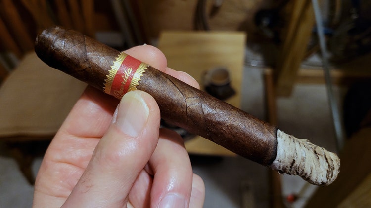 DT&T Saka Mi Querida Triqui Traca cigar review by Gary Korb