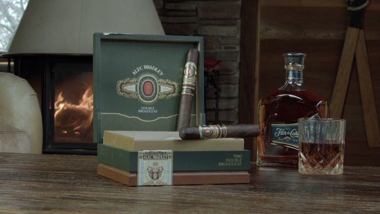 cigar advisor #nowsmoking cigar review alec bradley double broadleaf - cigars on their box with rum and glass in the background