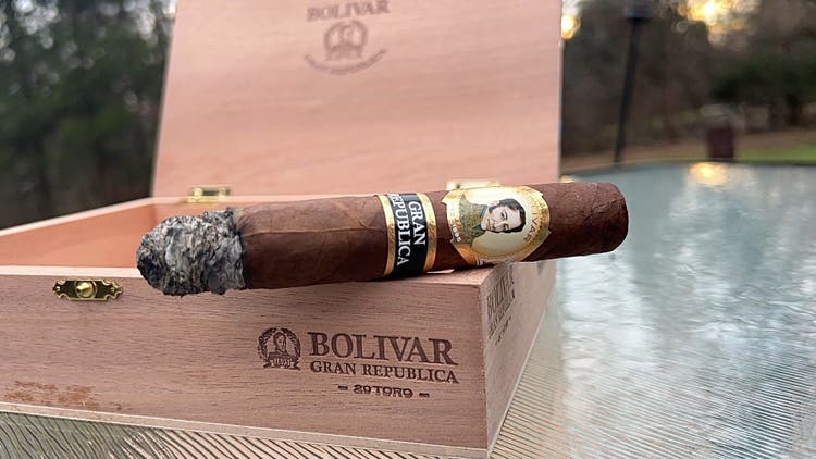 cigar advisor my weekend cigar review bolivar gran republica - by gary korb