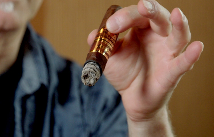#nowsmoking la meridiana cigar review by Gary Korb close-up 2