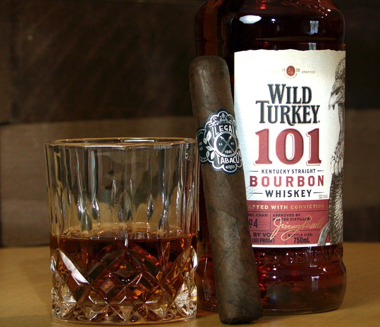 Hirochi Robaina Ilegal San Andres cigar and Wild Turkey 101 cigar pairing