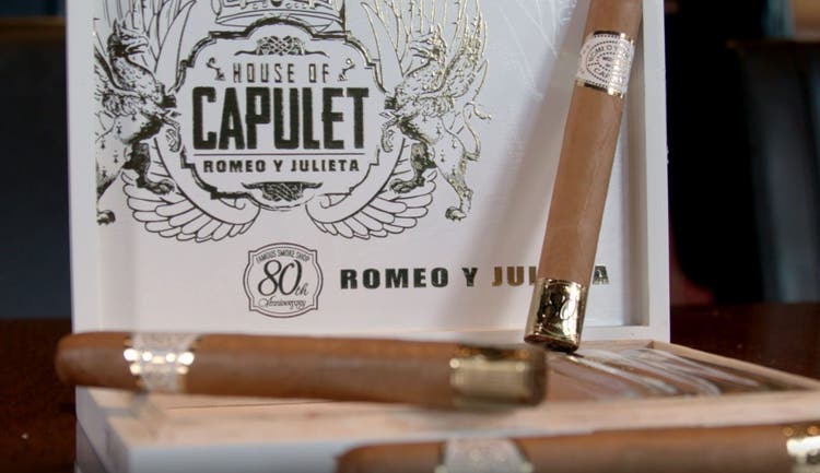 Romeo y Julieta House of Capulet 80th Anniversary cigar review video Toro cigar inside of cigar box vista