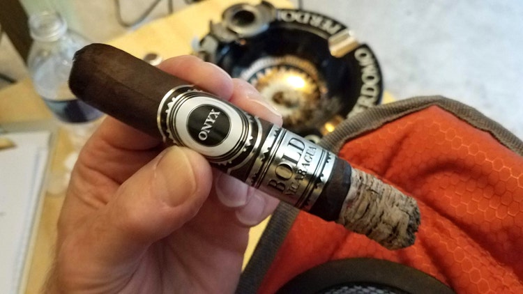 Onyx Bold Nicaragua cigar flavors