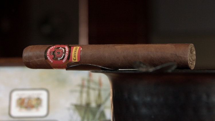 saint luis rey carenas toro resting on ashtray from the cigar advisor panel review