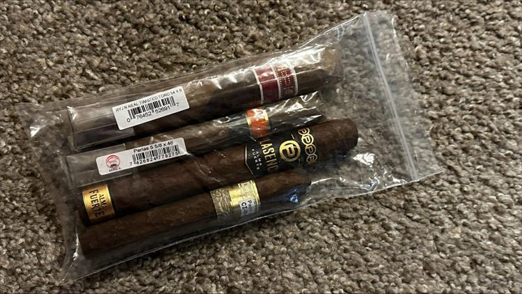 cigar advisor 5 things about traveling with cigars - four cigars in a ziploc bag