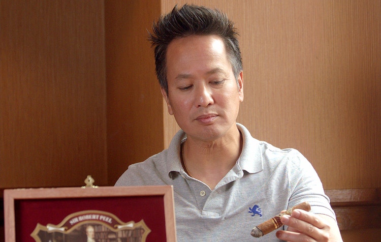 #nowsmoking protocol sir robert peel cigar review toro by Khuong Pham