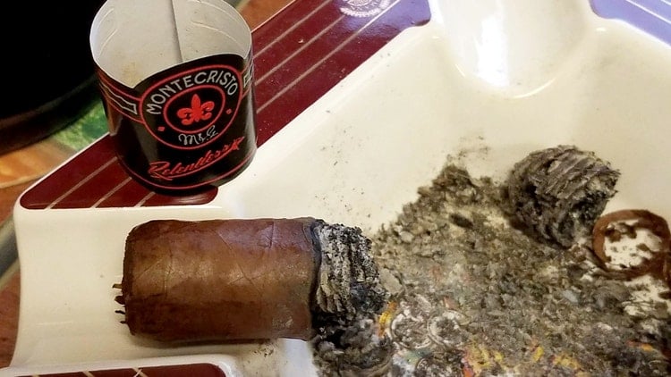 #nowsmoking Montecristo Relentless cigar review smoke cigar down to the nub