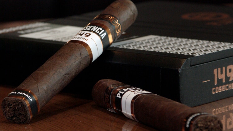 cigar advisor #nowsmoking cigar review plasencia cosecha 149 - setup shot of cigars leaning on box