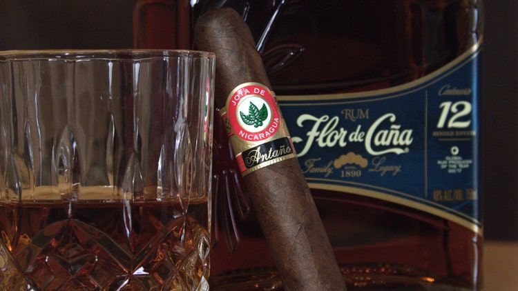 Joya de Nicaragua Antano 1970 cigar and drink pairing Flor de Cana 12 year rum