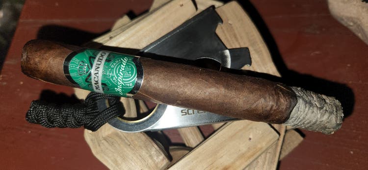 cigar advisor macanudo essential review guide - macaundo inspirado green pic by john pullo