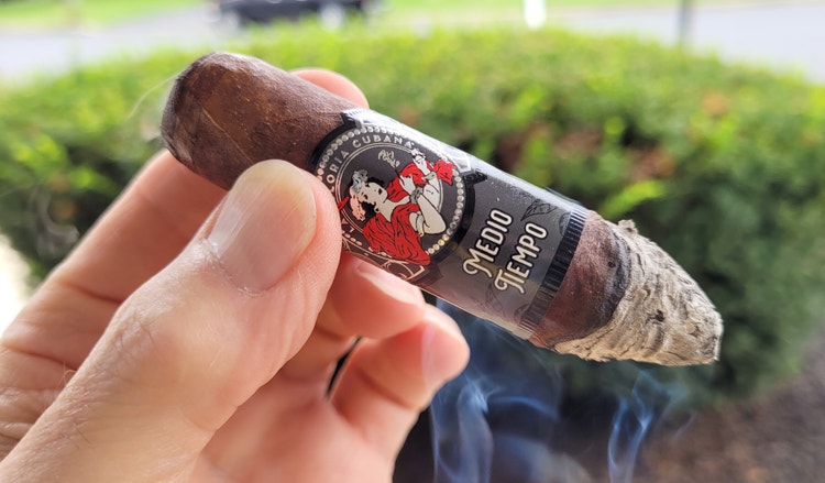 la gloria cubana medio tiempo robusto cigar advisor cigar review by gary korb