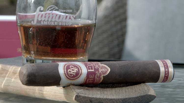 cigar advisor #nowsmoking cigar review, rocky patel edge 20th anniversary - with whisky glass