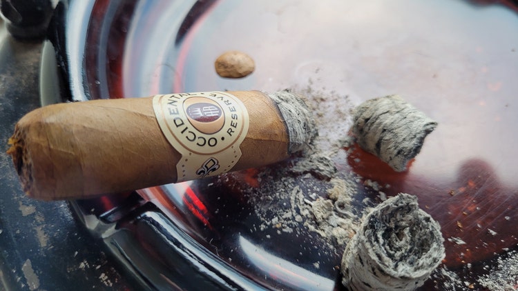 Occidental Reserve Connecticut robusto cigar review Part 3