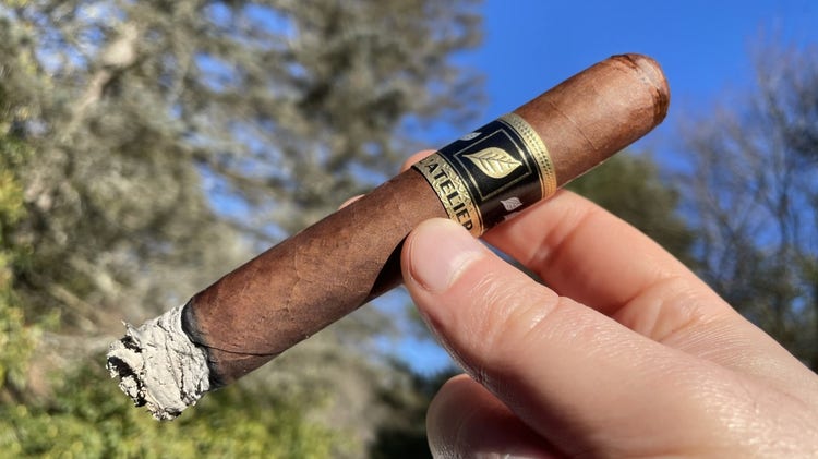 L'Atelier Lat54 Selection Speciale cigar review by Jared Gulick