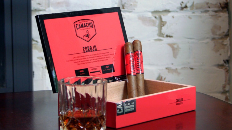 box of Camacho Corojo Robusto cigars