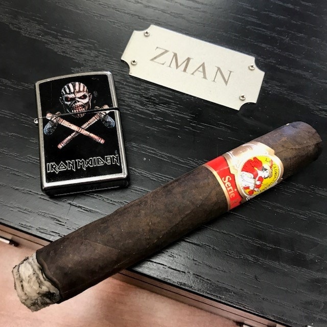 La Gloria Serie R Maduro Cigar