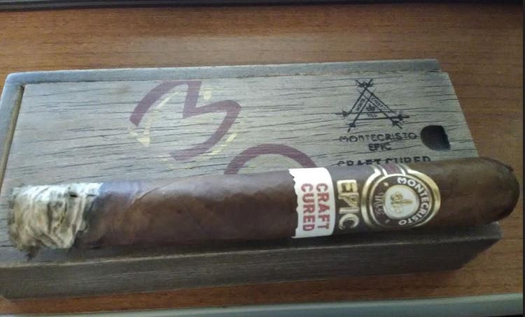 Montecristo Cigars Guide - Montecristo Epic Craft Cured Cigar Review - Fred Lunt