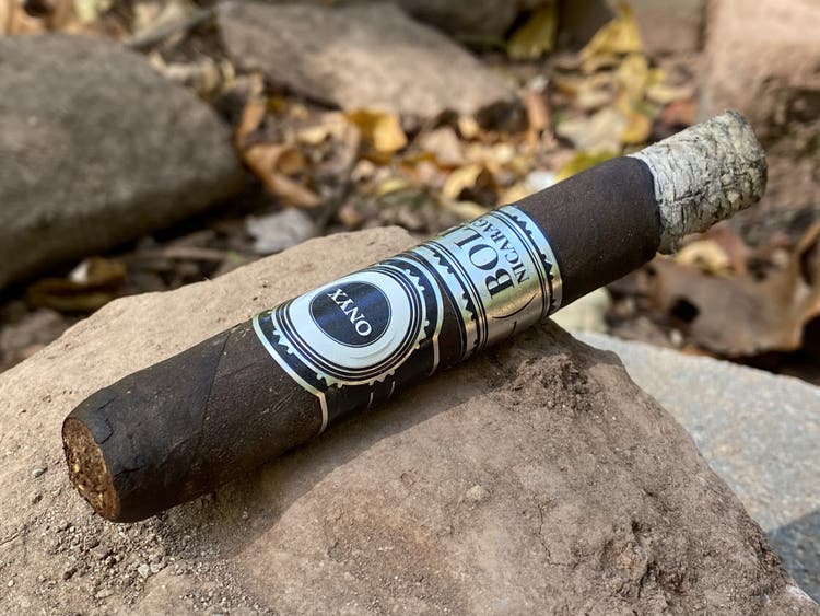 Onyx Bold Nicaragua cigar review by John Swarr