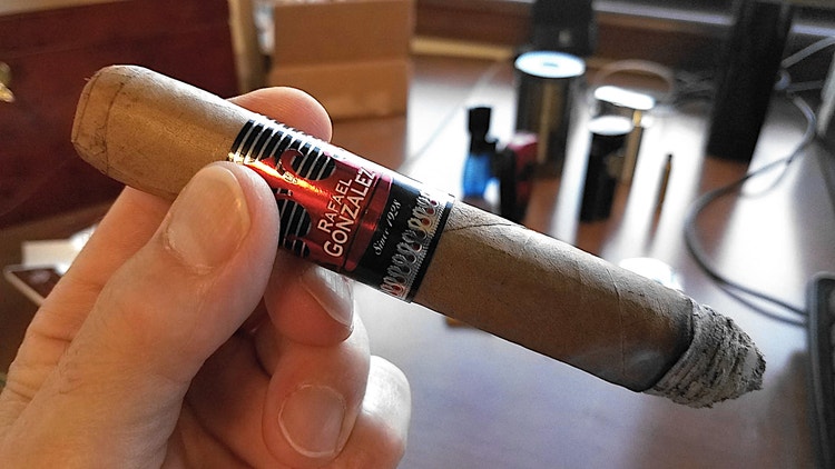 nowsmoking rafael gonzalez churchill cigar review gk