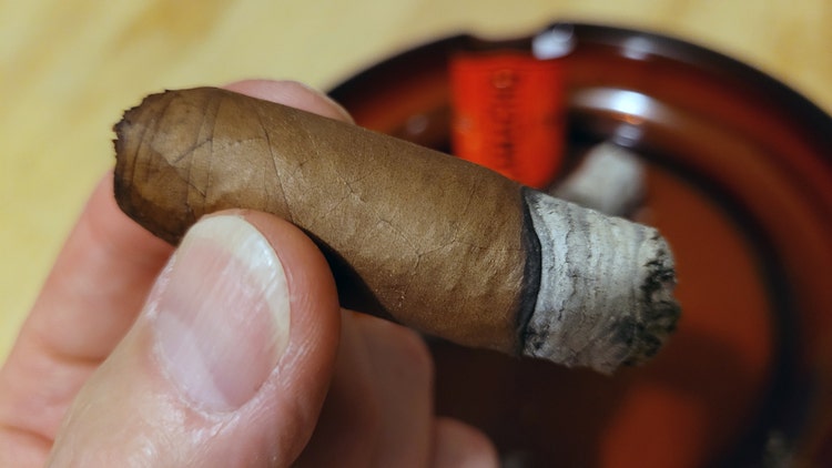 Camacho Corojo cigar review Part 3